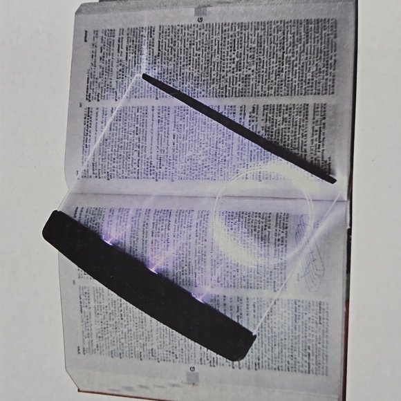 NEW In Pkg. Magnifier Book Light 3X Magnification Adjustable Brightness LED - Picture 1 of 13